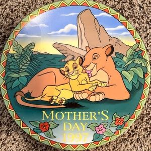 Vintage Disney Grolier Collectibles "A Mother's Love" Plate